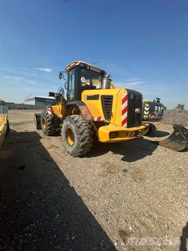 JCB 436 HT Gumikerekes homlokrakodók