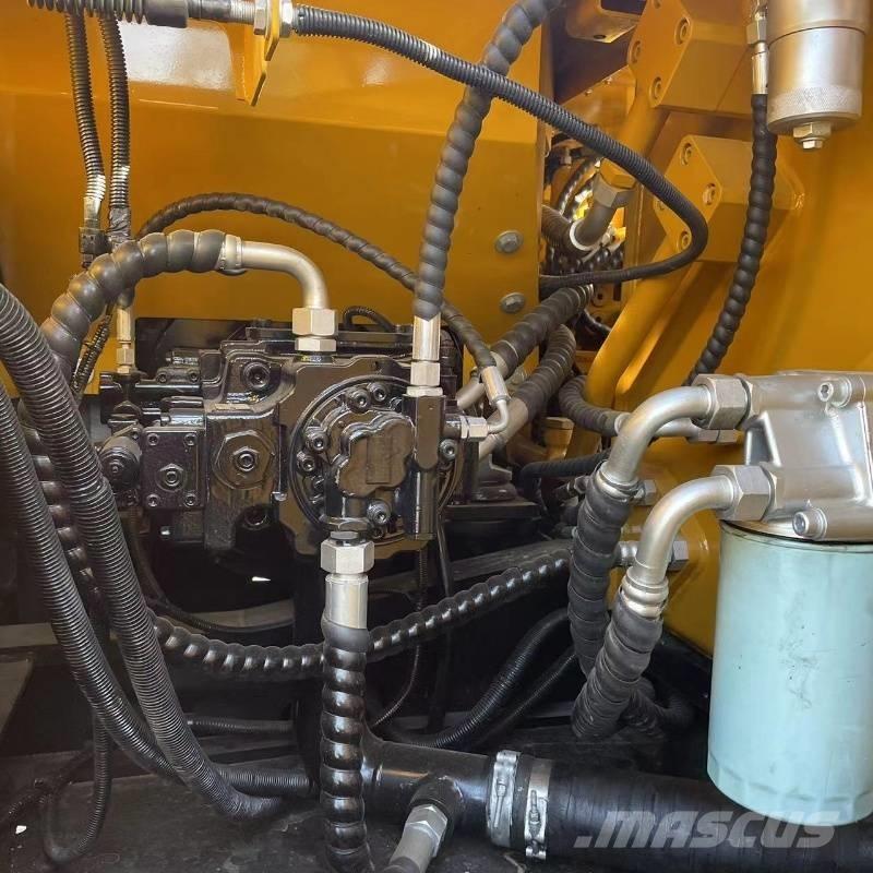 Sany SY 135 Lánctalpas kotrók