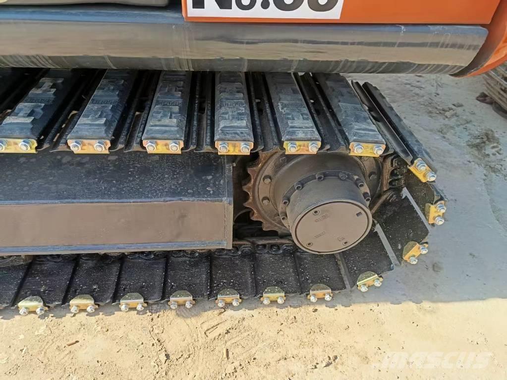 Hitachi ZX 70 Közepes (midi) kotrók 7 t - 12 t