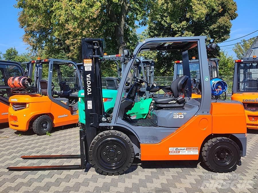Toyota 02-8FGF30 Gázüzemű targoncák