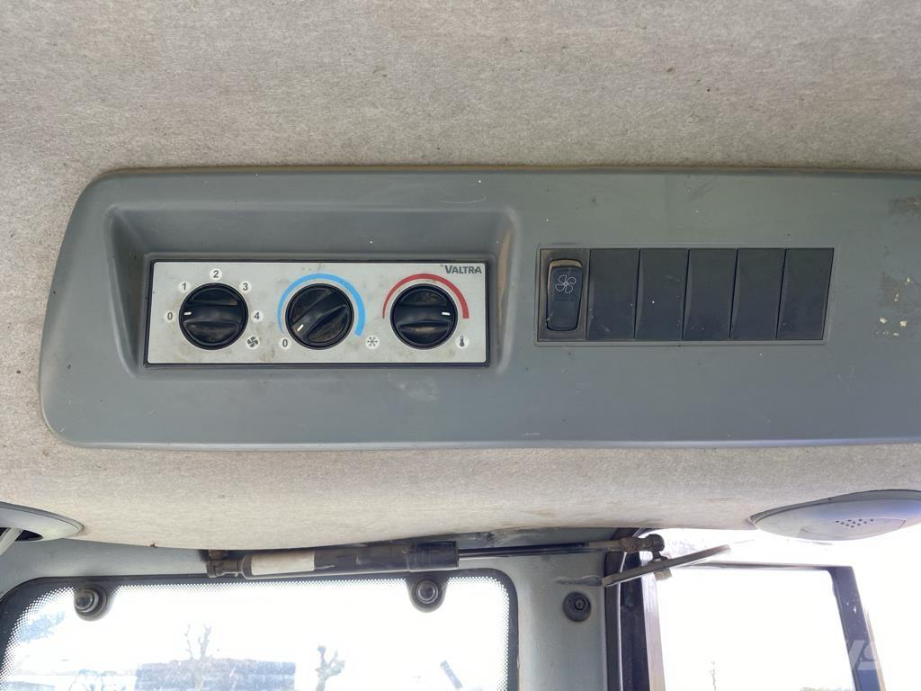 Valtra N92 HITECH Traktorok