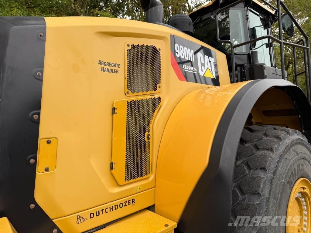 CAT 980M Gumikerekes homlokrakodók