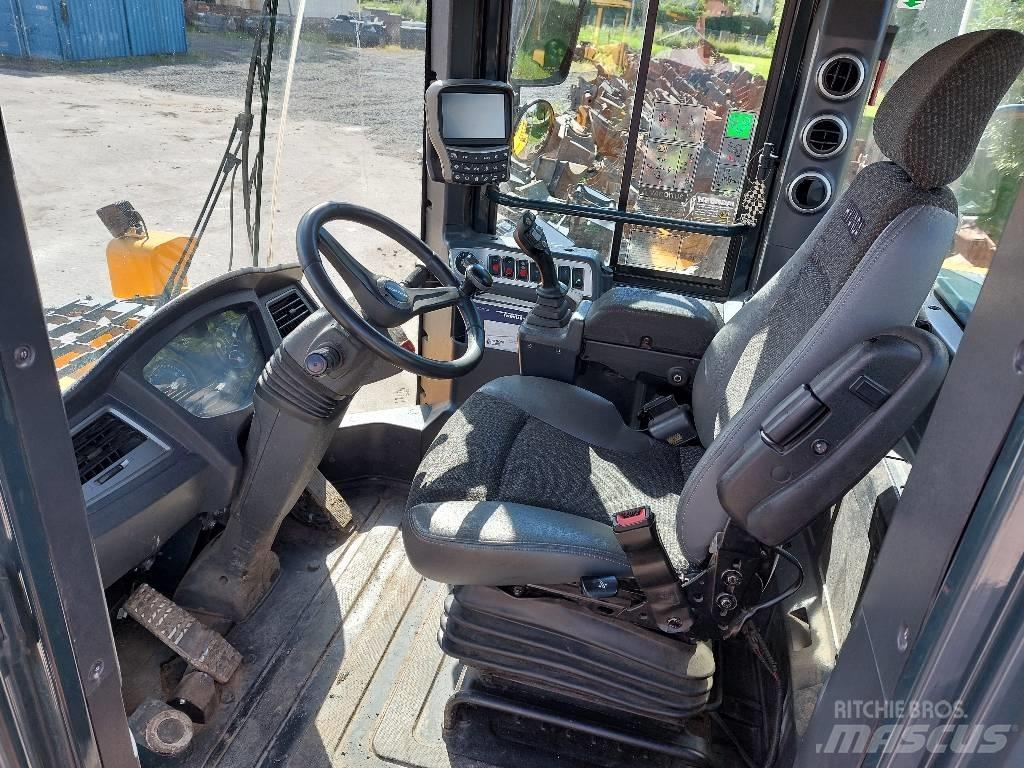 Hyundai HL 960 Gumikerekes homlokrakodók