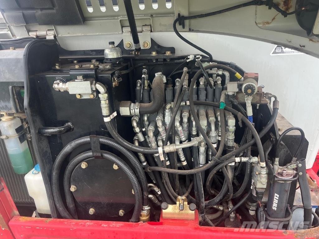 Takeuchi TB 230 Mini kotrók < 7t