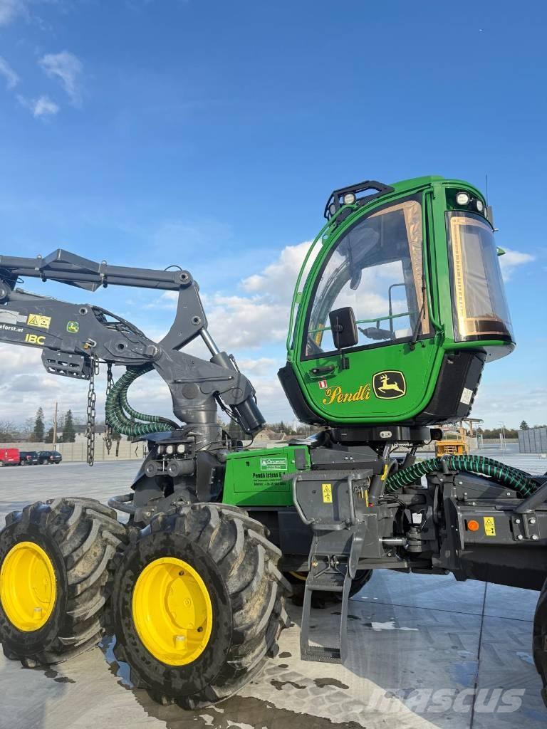 John Deere 1270 G Betakarítók