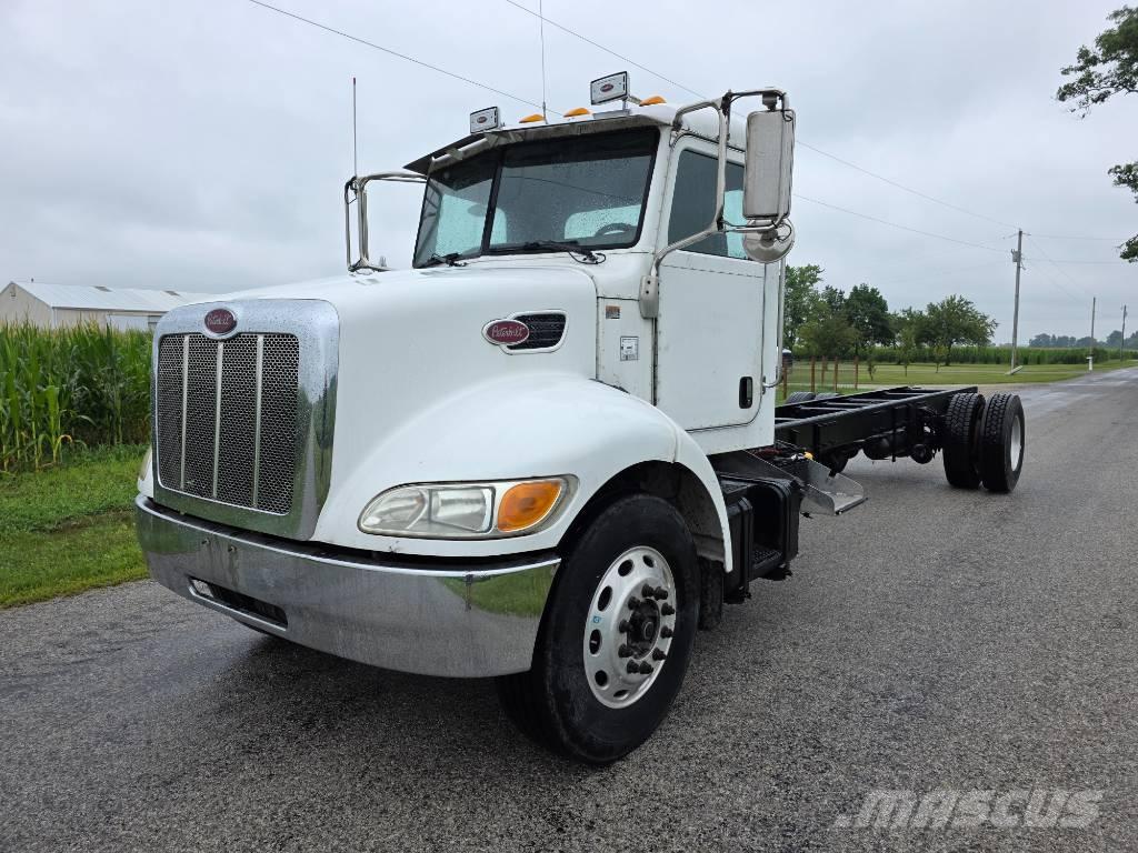 Peterbilt 335 Fülkés alváz