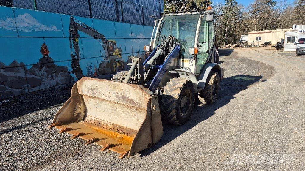 Kramer 750 Gumikerekes homlokrakodók