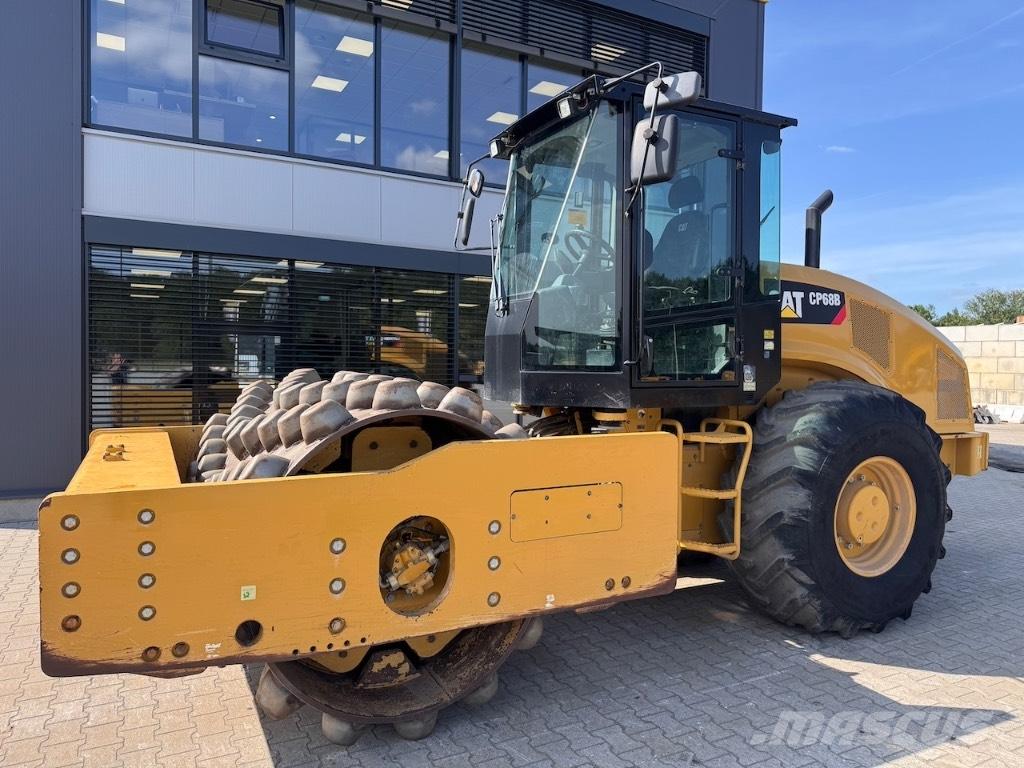 CAT CP 68 B Talajtömörítő gépek