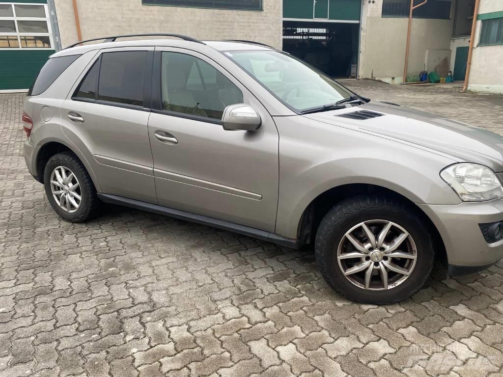 Mercedes-Benz ML 320 Kistehergépjárművek