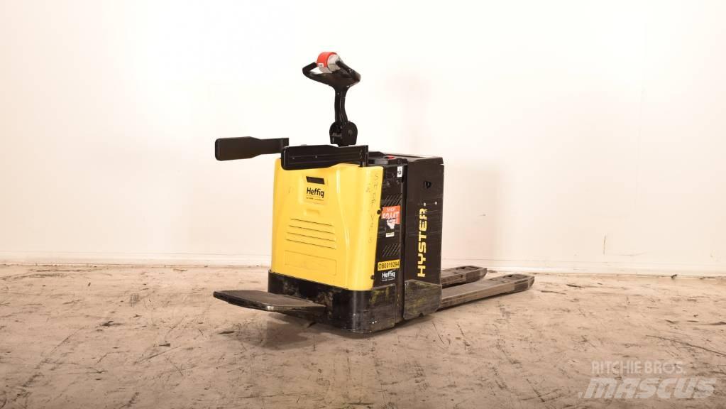 Hyster P 2.0 S Vezetőállásos alacsony emelőkocsi
