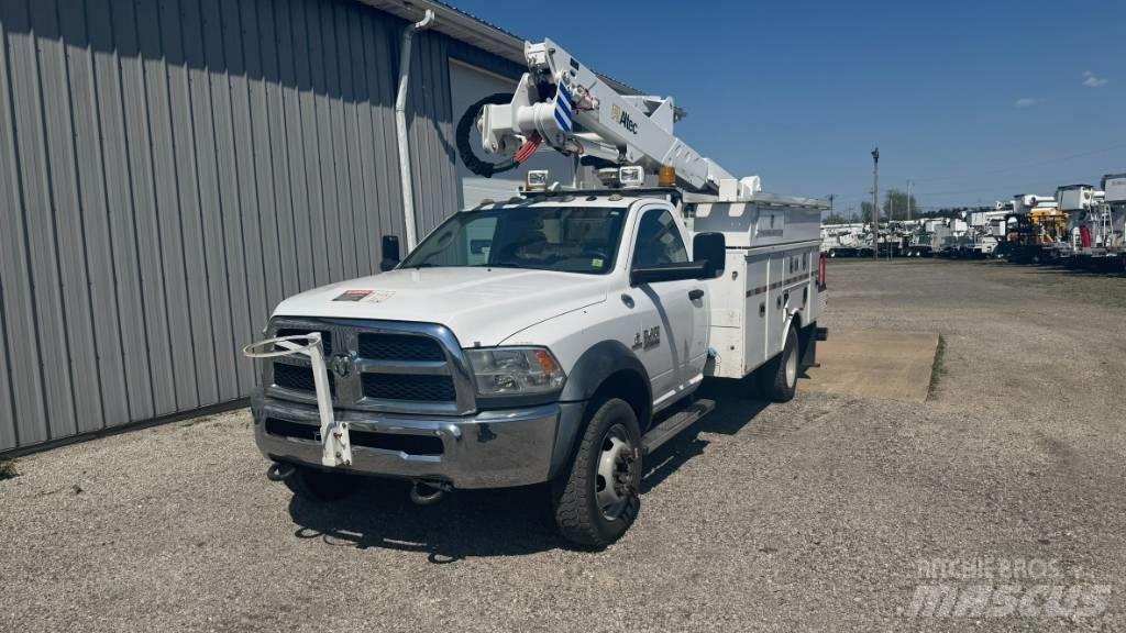 RAM 5500 Teherautóra szerelt emelők és állványok