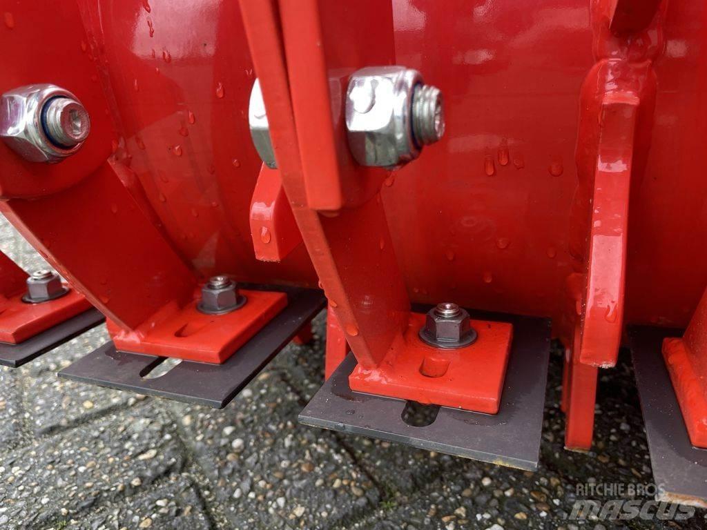 Kuhn HRB303D Gyökérzöldség kultivátorok