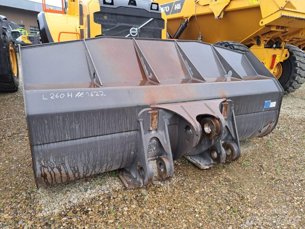 Volvo L 260 H Gumikerekes homlokrakodók