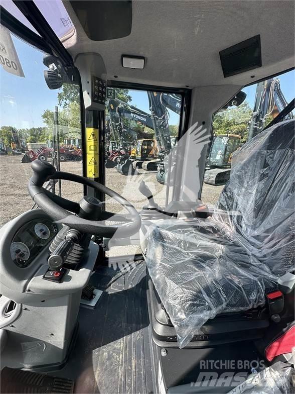 Yanmar V8 Gumikerekes homlokrakodók