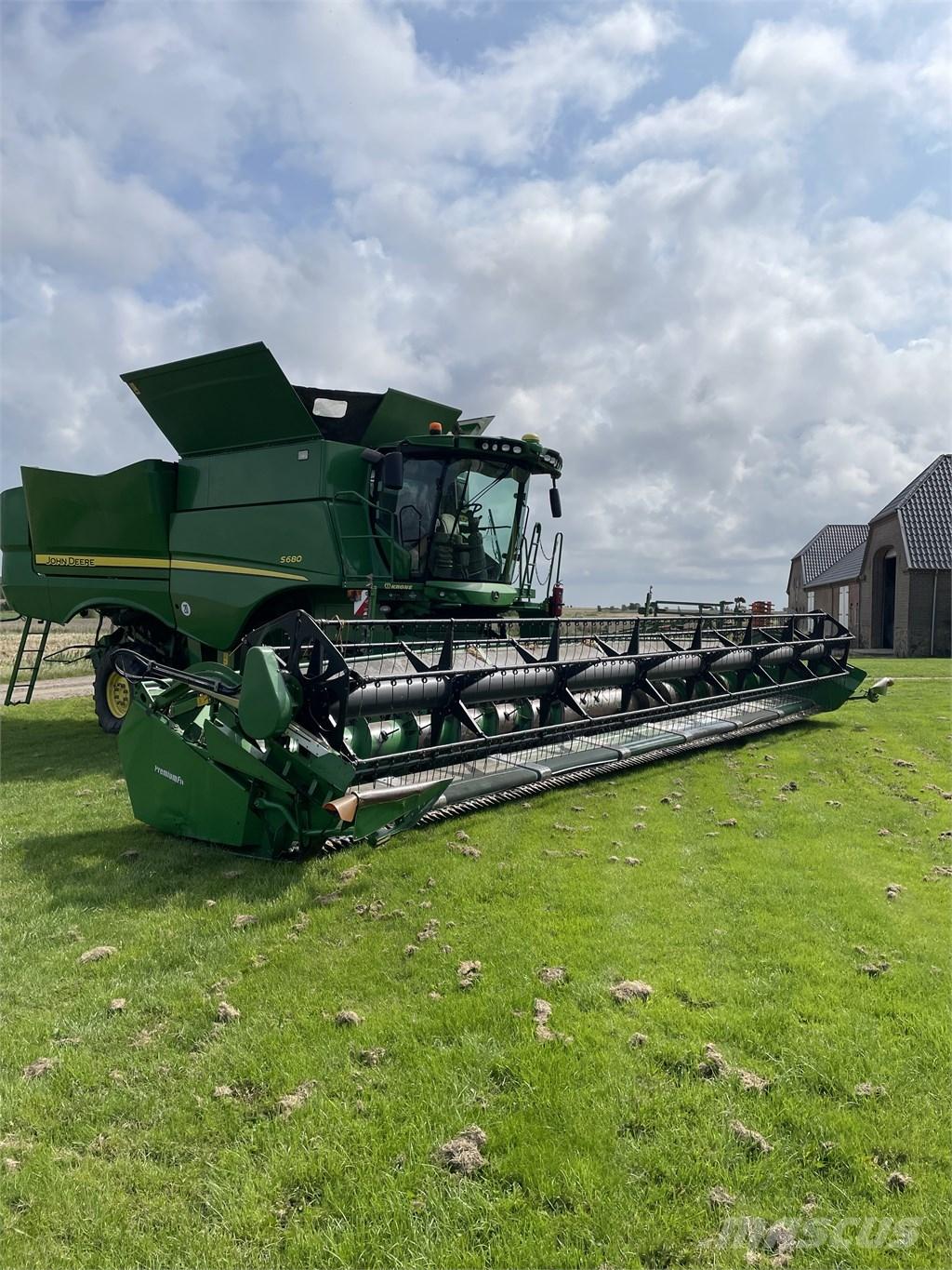 John Deere S 680 Kombájnok