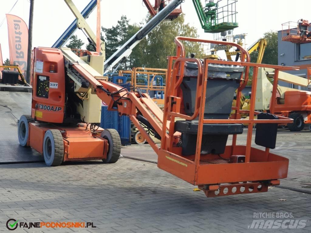 JLG E 300 AJP Karos emelők