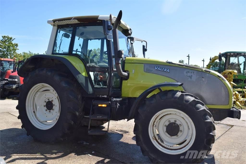 Valtra T120 Traktorok