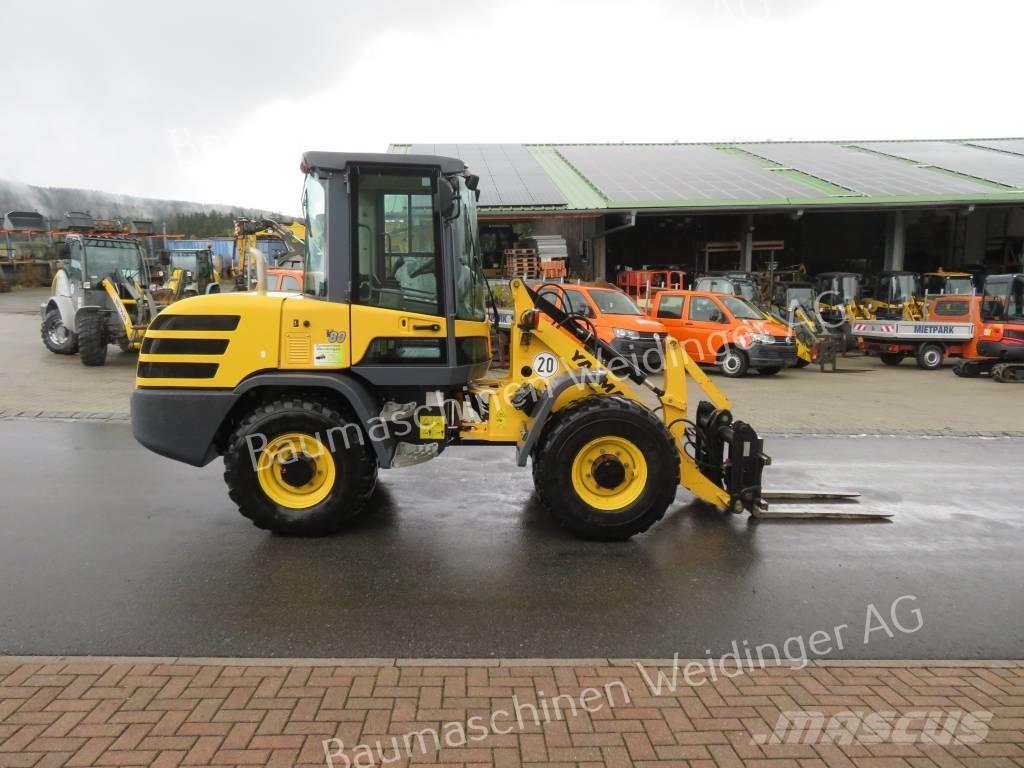 Yanmar V 80 Gumikerekes homlokrakodók