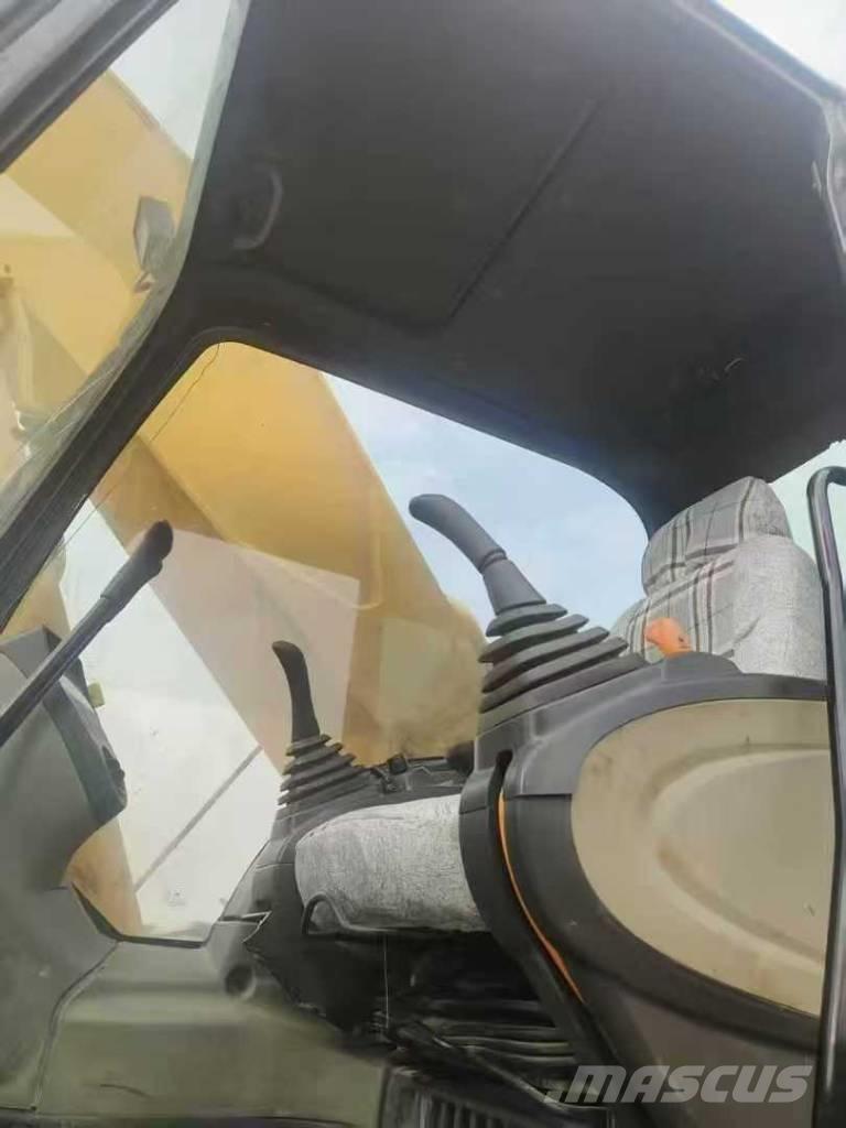 Sumitomo SH300 Lánctalpas kotrók