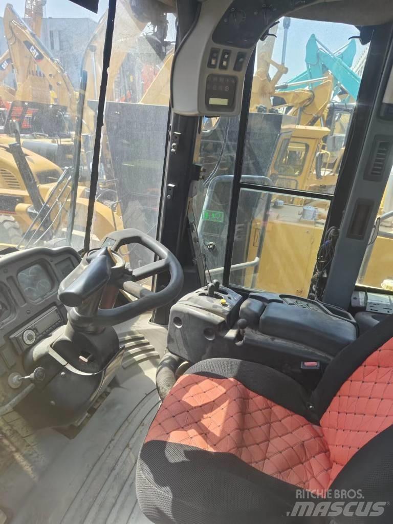 CAT 980 G Gumikerekes homlokrakodók