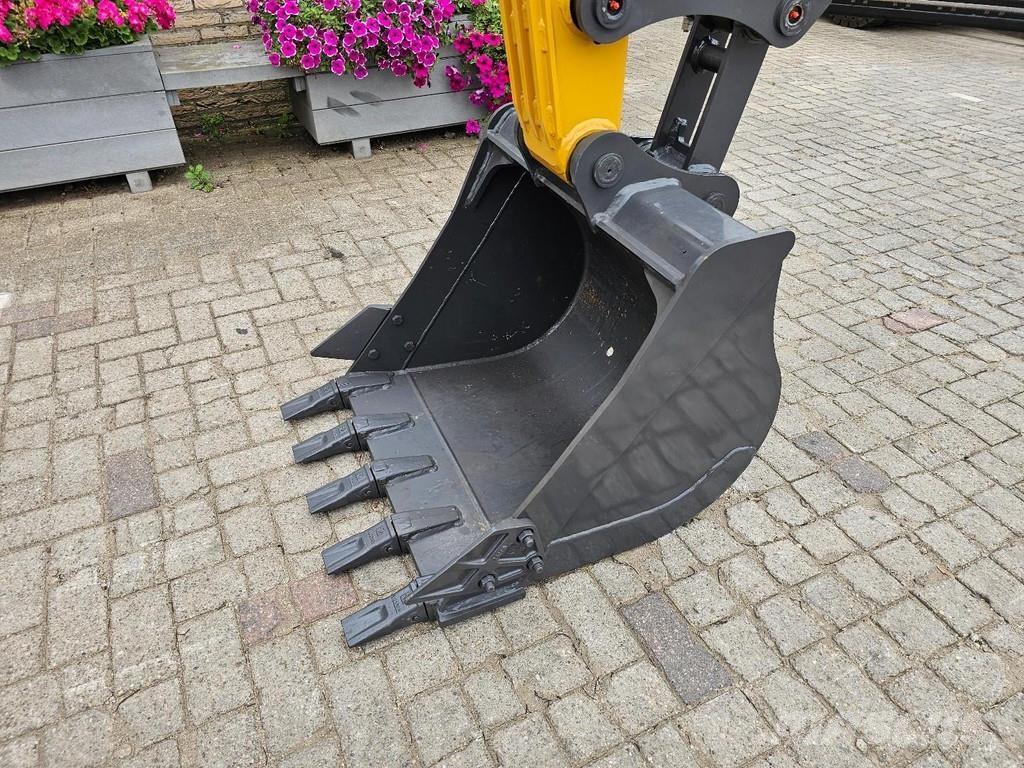 XCMG XE60GA Mini kotrók < 7t