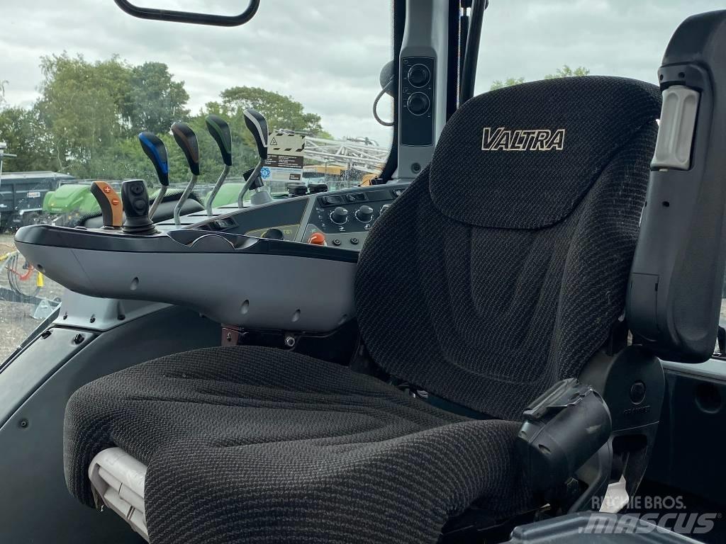 Valtra T 174EA Traktorok