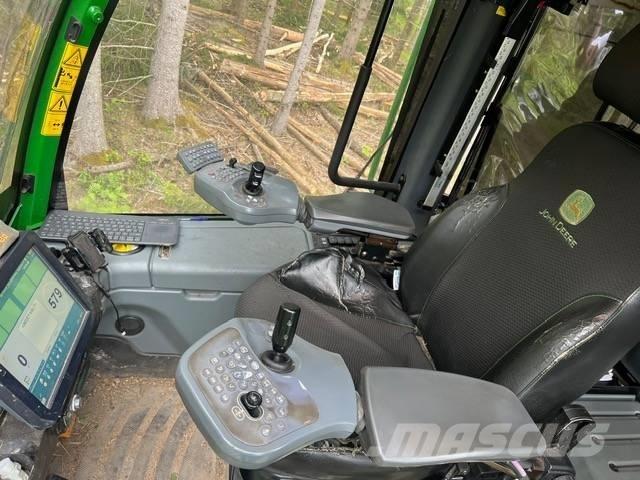 John Deere 1170 G Betakarítók