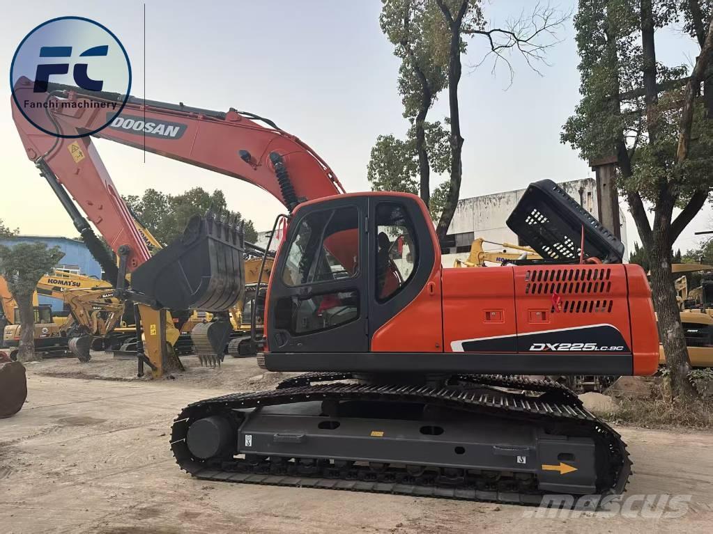 Doosan DX 225 LC Lánctalpas kotrók