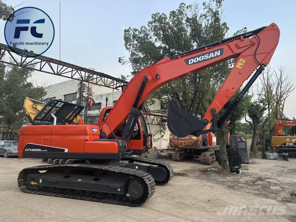 Doosan DX 225 LC Lánctalpas kotrók