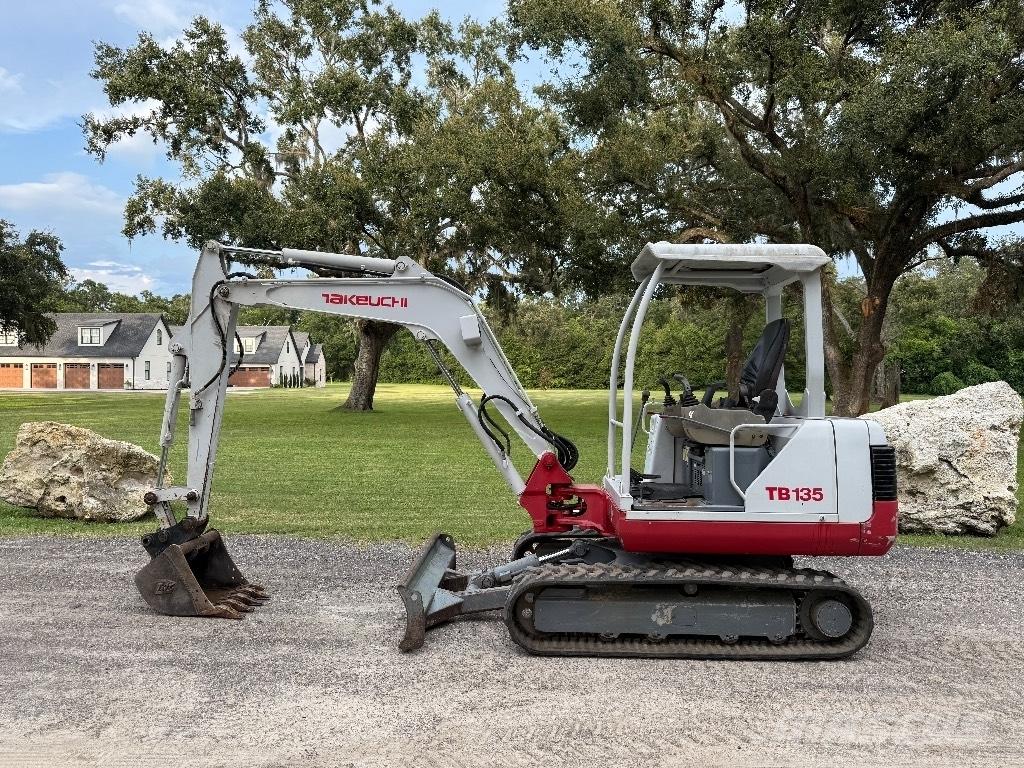 Takeuchi TB 135 Mini kotrók < 7t