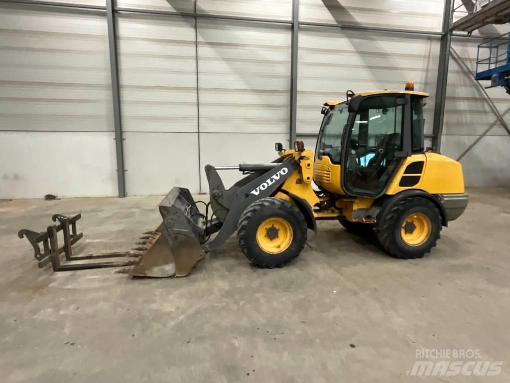 Volvo L 25 F Gumikerekes homlokrakodók
