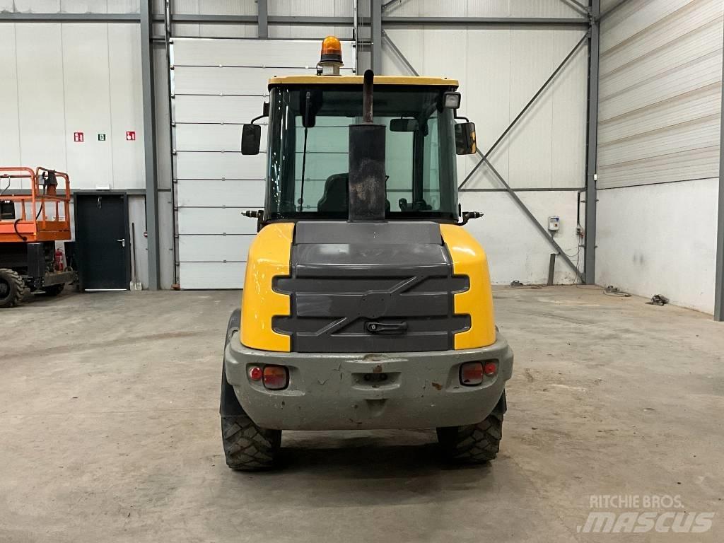 Volvo L 25 F Gumikerekes homlokrakodók