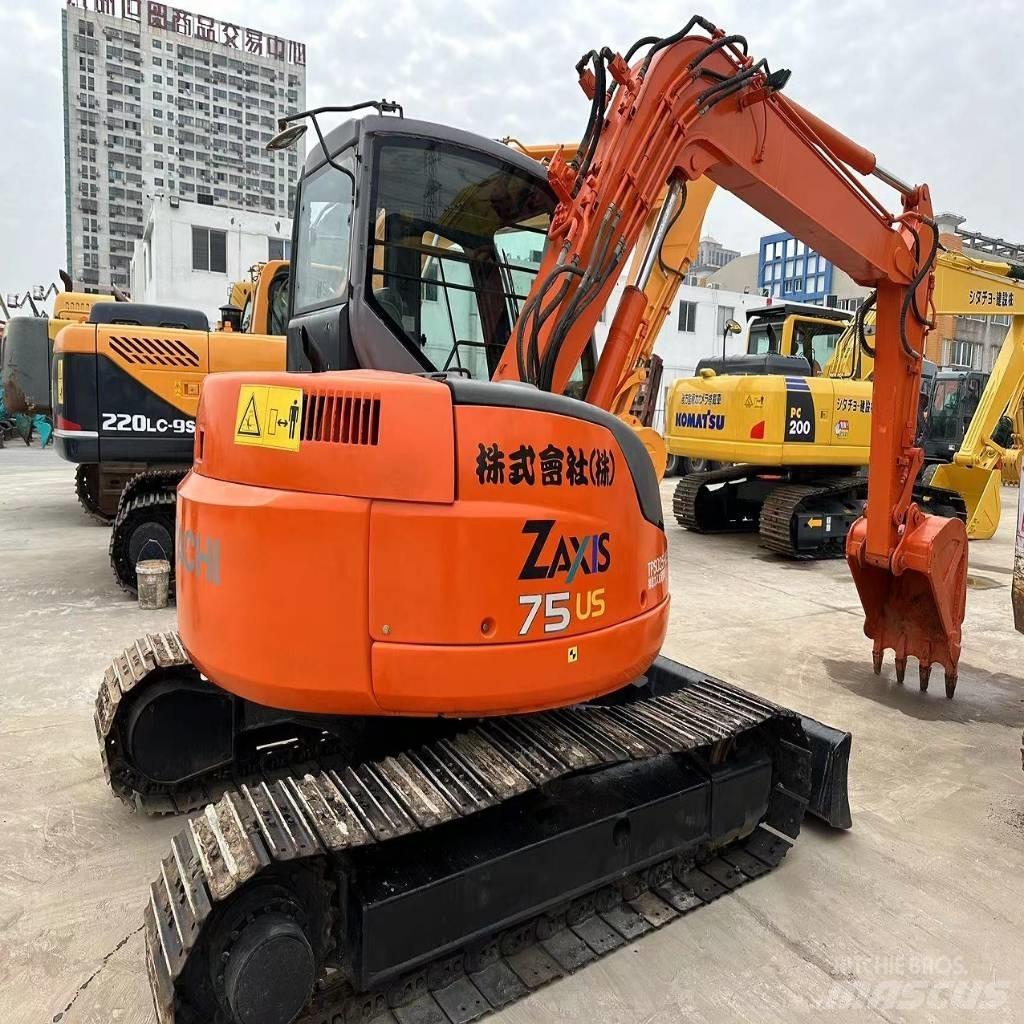 Hitachi ZX 75 Lánctalpas kotrók