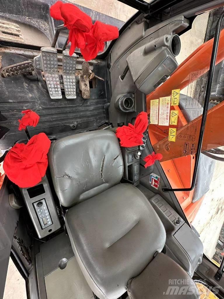 Hitachi ZX 75 Lánctalpas kotrók