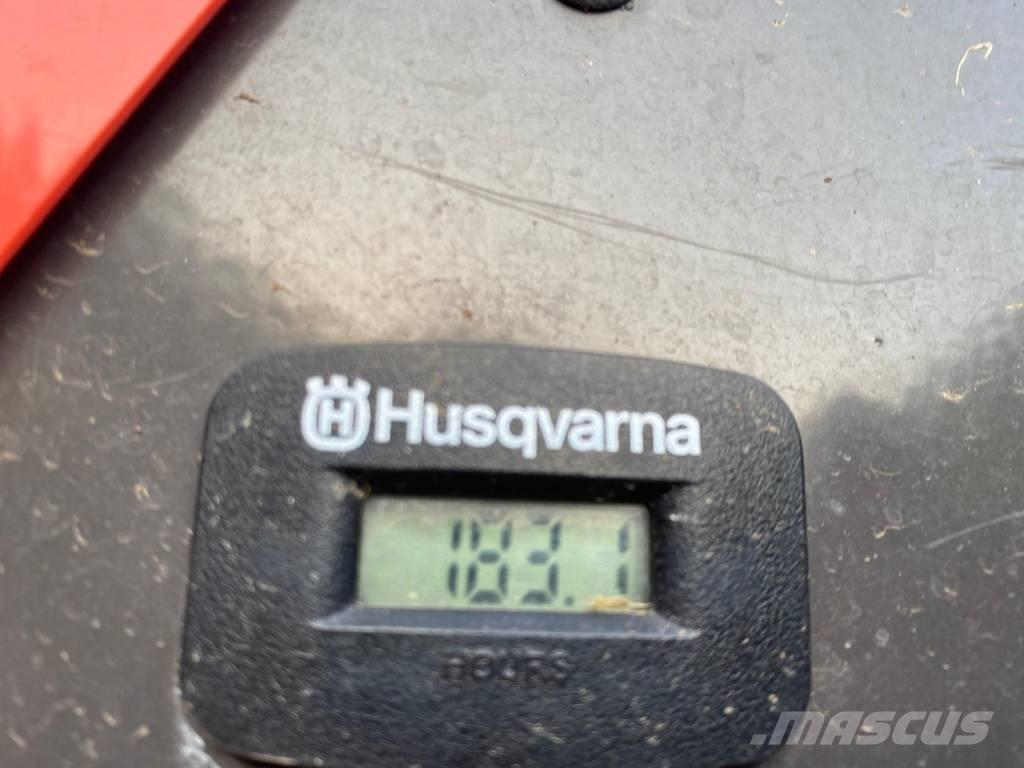 Husqvarna P 525 D Ráülős fűnyírók