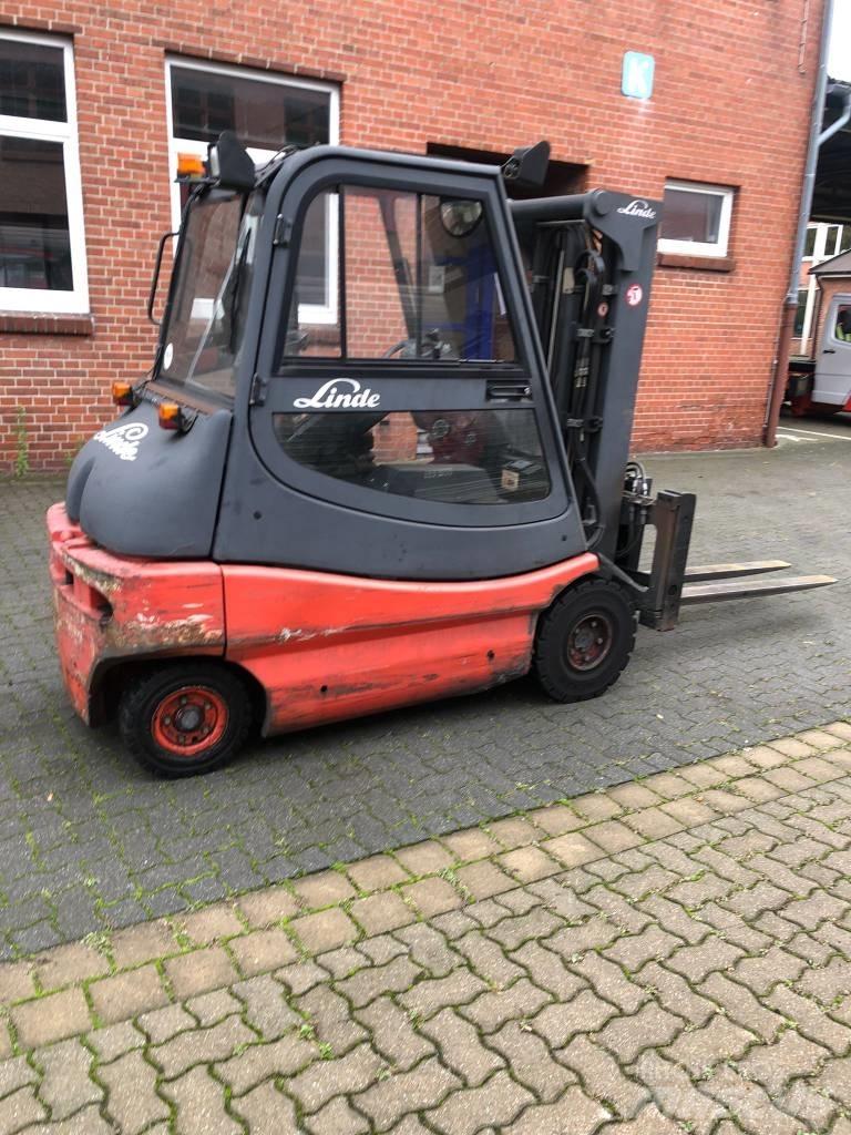 Linde E 30 Elektromos targoncák