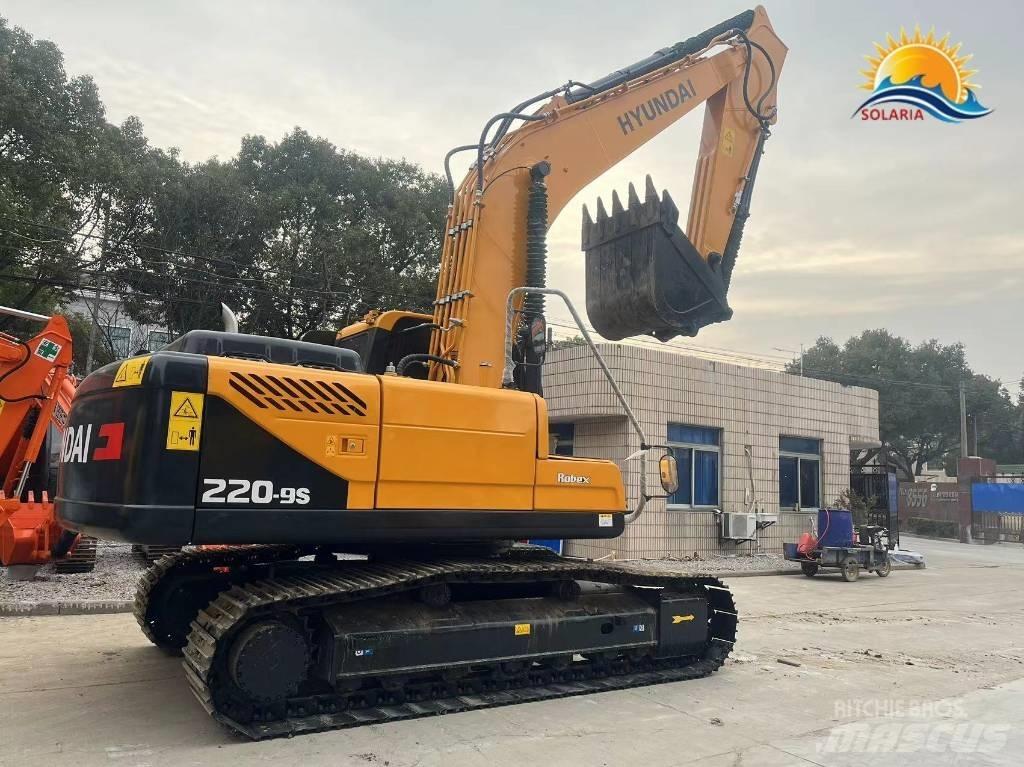 Hyundai R220-9S Gumikerekes kotrók