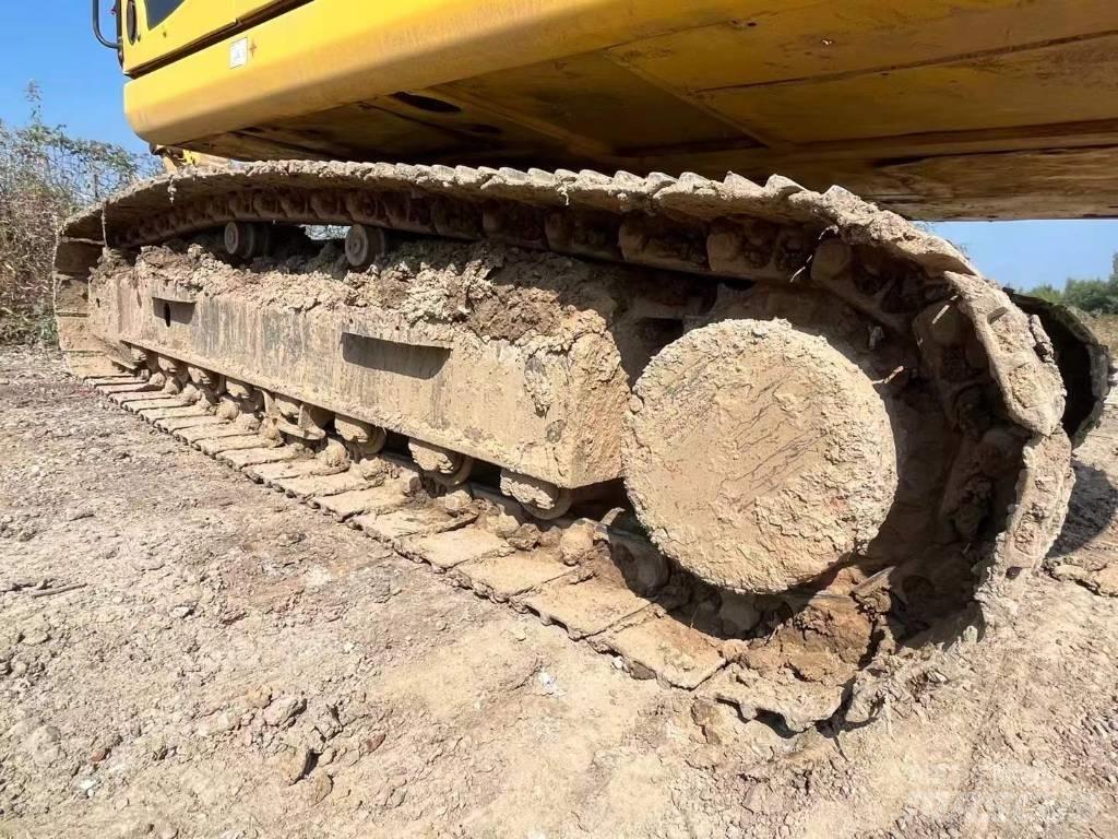 Komatsu PC 220 Lánctalpas kotrók
