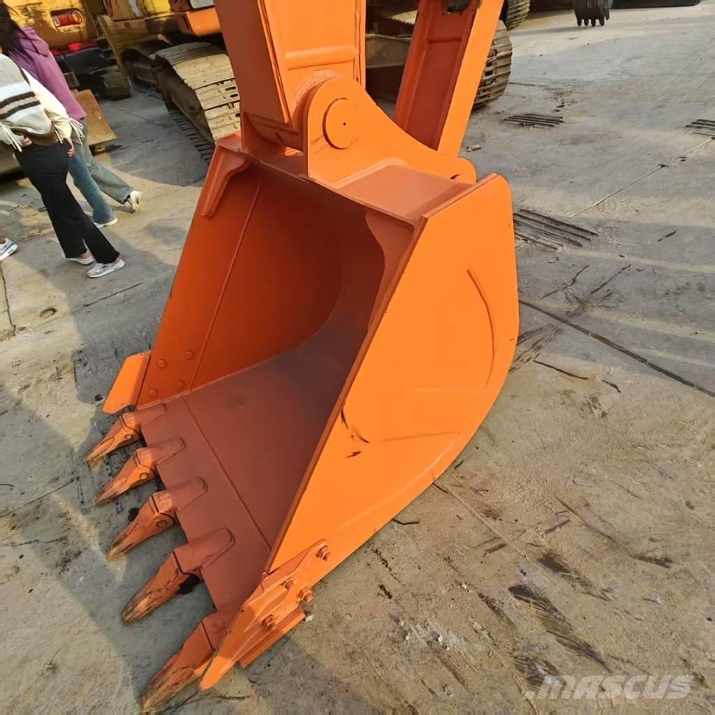 Hitachi ZX 210 Lánctalpas kotrók