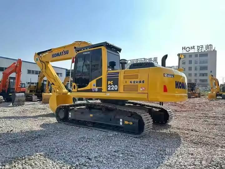 Komatsu PC 220 Lánctalpas kotrók