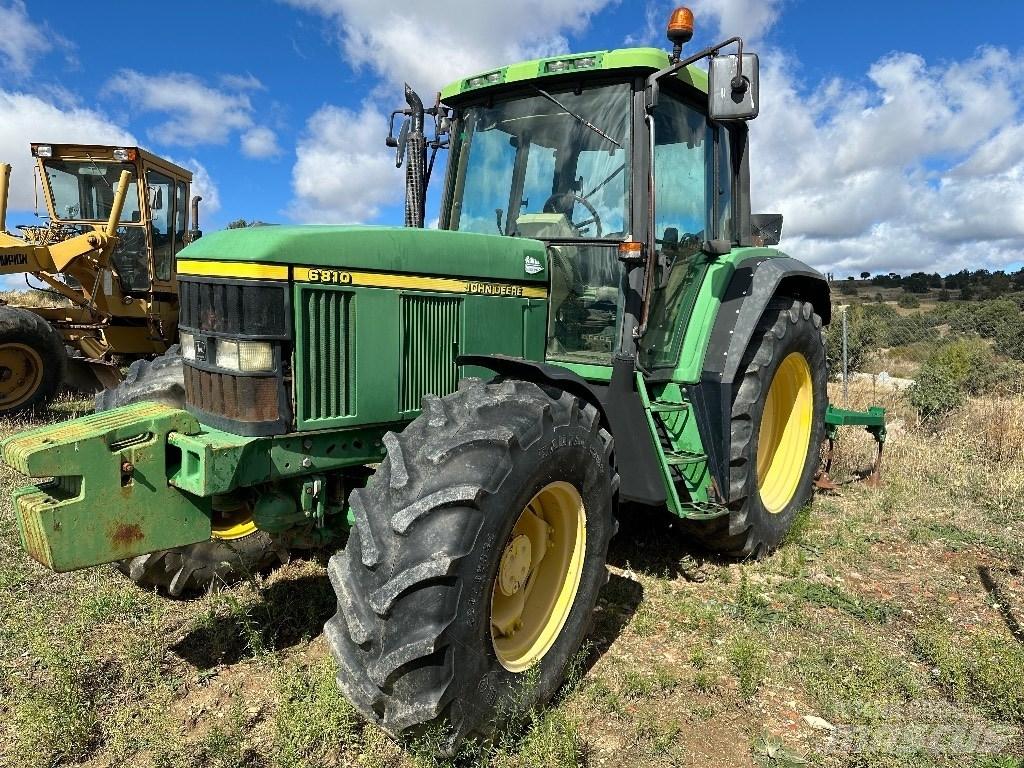 John Deere 6810 Traktorok