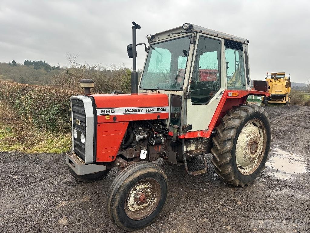 Massey Ferguson 690 Traktorok