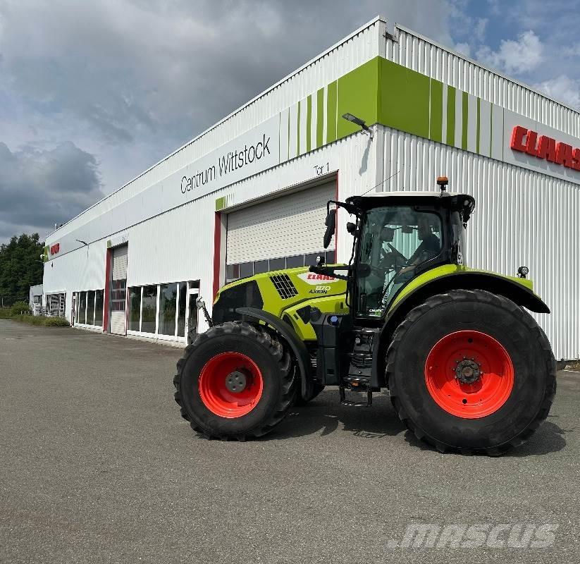 CLAAS Axion 870 Traktorok