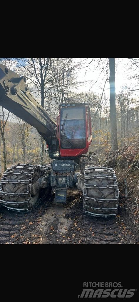 Komatsu 931 XC Betakarítók
