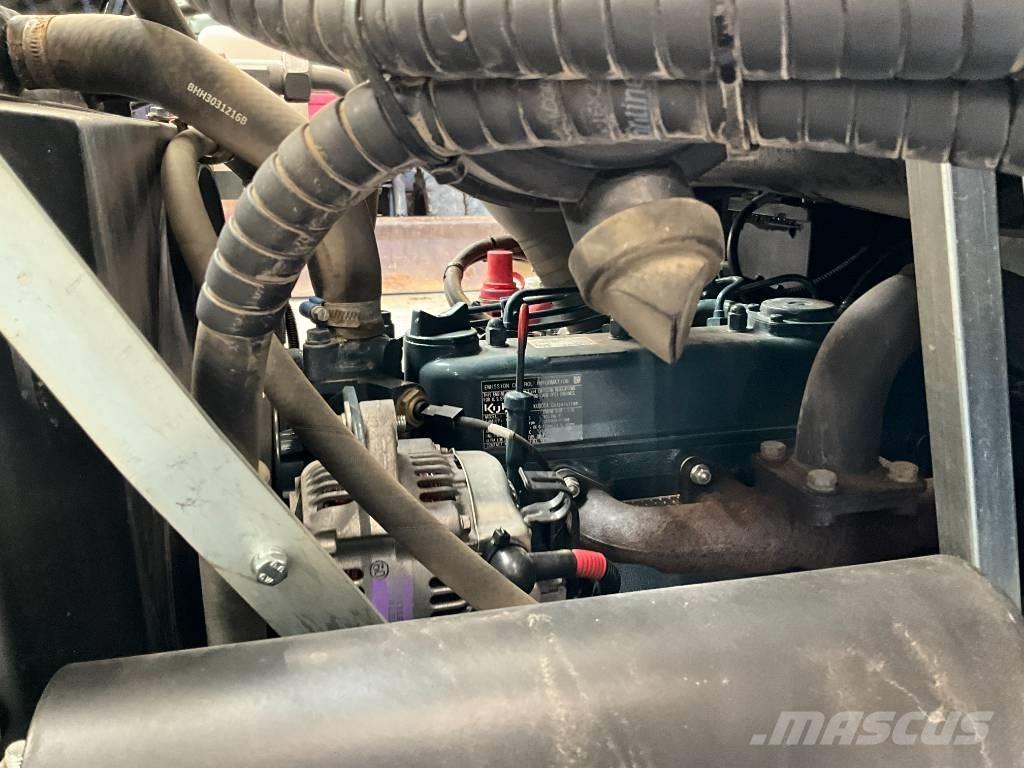 Kubota RT 260-2 Gumikerekes homlokrakodók