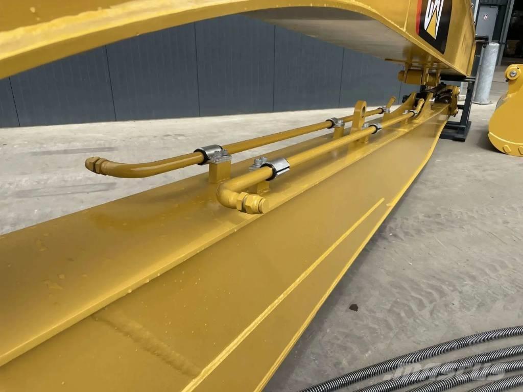CAT 323F 18m Set Kotrók