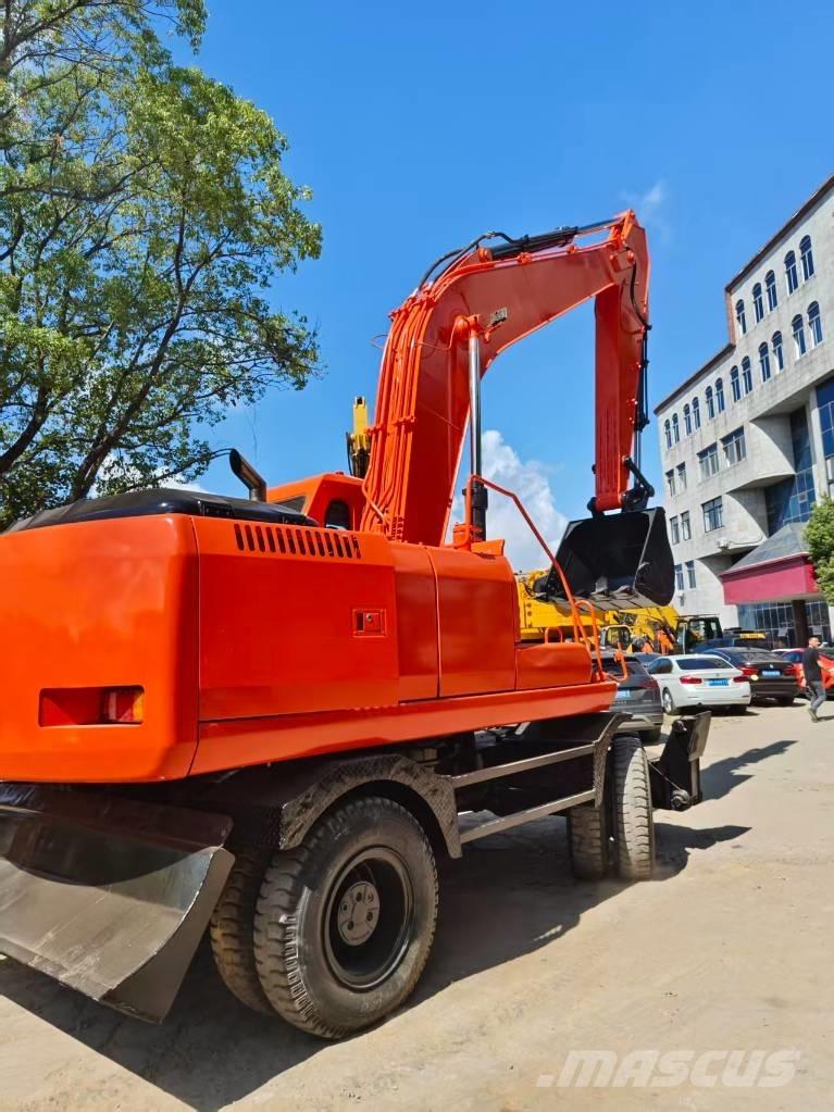 Doosan DH 210 W-7 Gumikerekes kotrók
