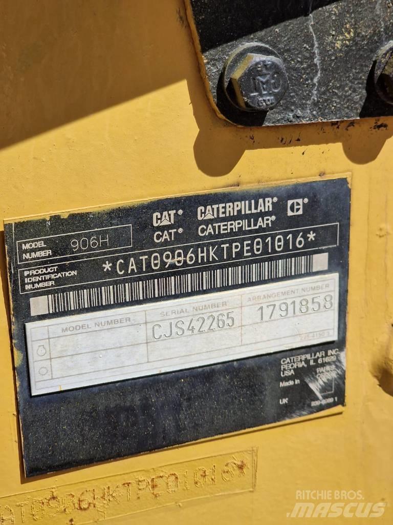 CAT 906 H NEW TIRES Gumikerekes homlokrakodók