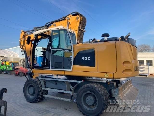 Liebherr A920 Gumikerekes kotrók