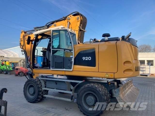Liebherr A920 Gumikerekes kotrók